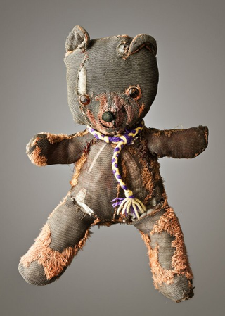 Illustration for article titled Seeing Old and Torn Stuffed Animals Is Sort of Horrifying